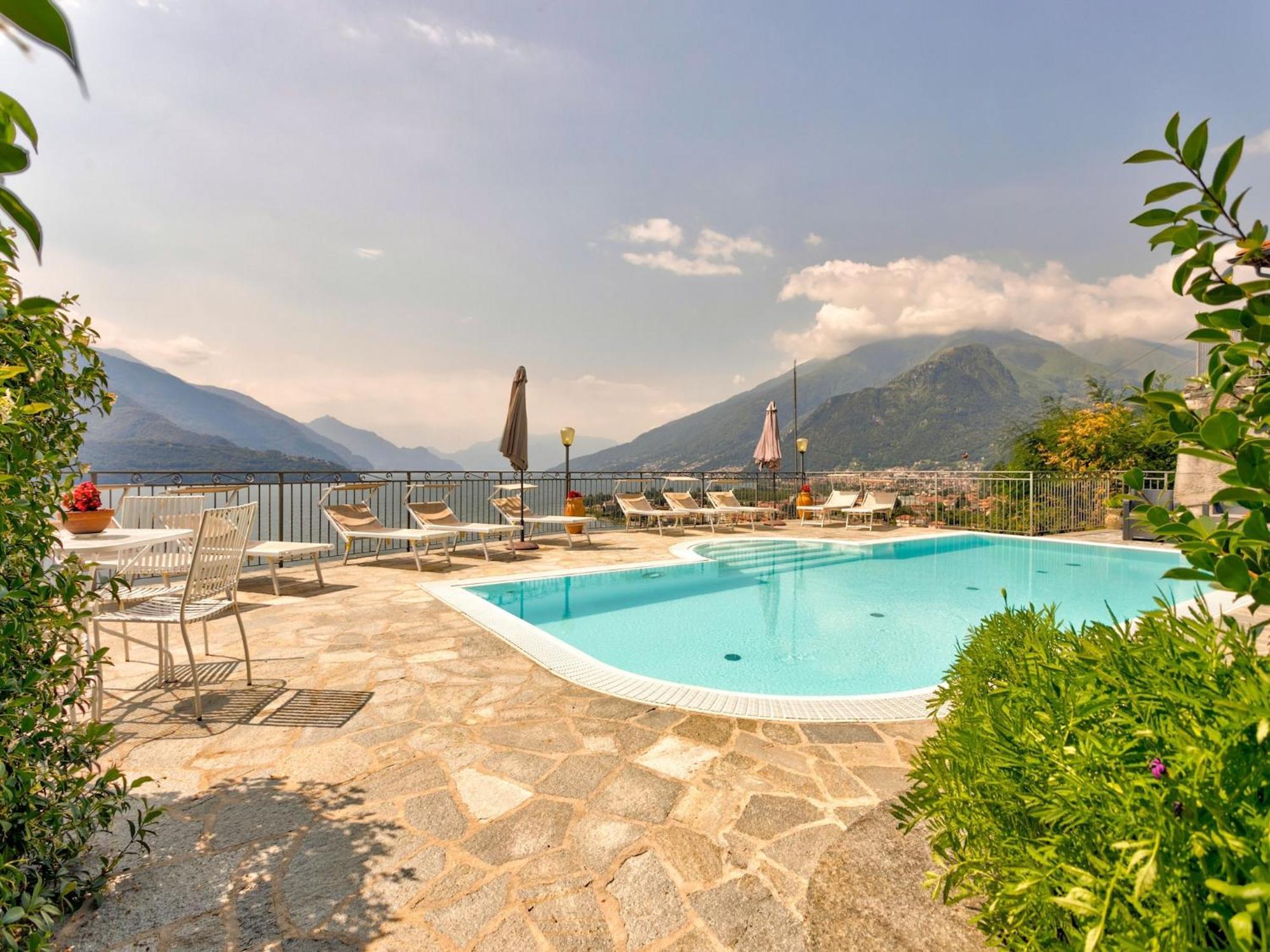 Ferienwohnung Wonderful Flat With Swimming Pool Lift And Garden Gravedona Exterior foto